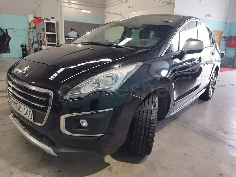 Usado Peugeot 3008 Allure 150 CV (110 kW) 2015 Negro Familiar