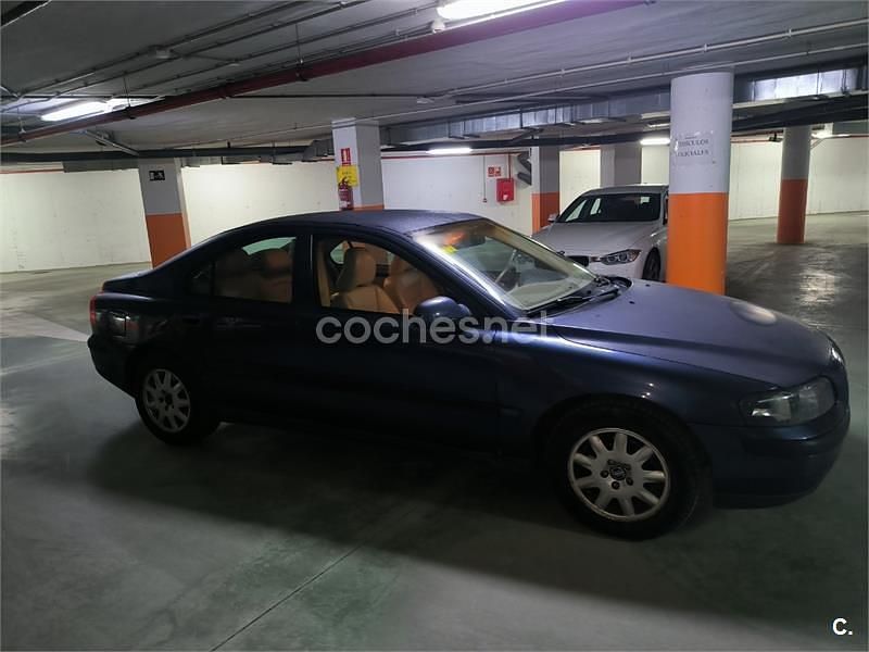Usado Volvo S60 163 CV (119 kW) 2002 Azul Berlina