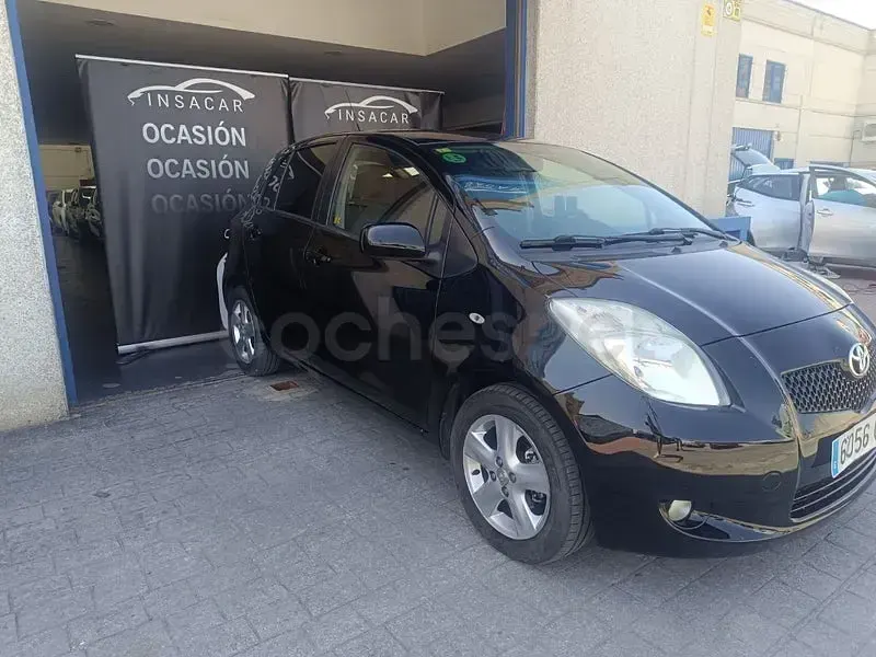 Usado Toyota Yaris Sol 87 CV (63 kW) 2009 Negro Utilitario