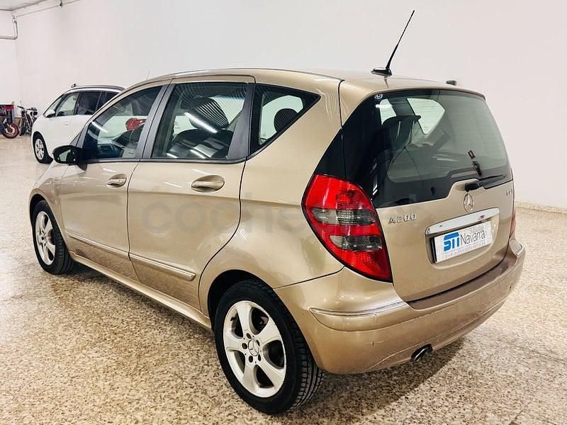 Usado Mercedes A200 Avantgarde 140 CV (102 kW) 2005 Beige Monovolumen