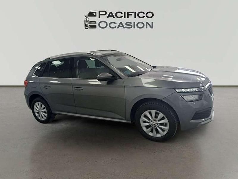 Usado Skoda Kamiq 95 CV (69 kW) 2022 Gris SUV
