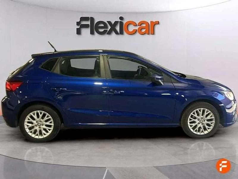 Usado Seat Ibiza Style 110 CV (80 kW) 2018 Azul Utilitario