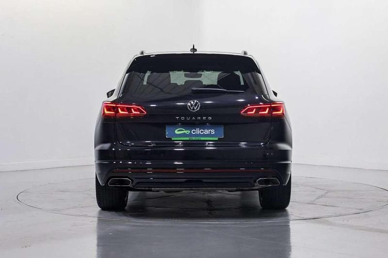 Usado VW Touareg R-line 231 CV (169 kW) 2021 Negro SUV