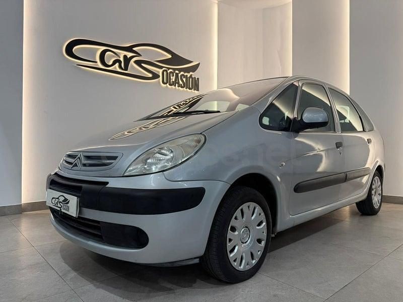 Usado Citroën Xsara Picasso Exclusive 110 CV (80 kW) 2010 Gris / plata Monovolumen