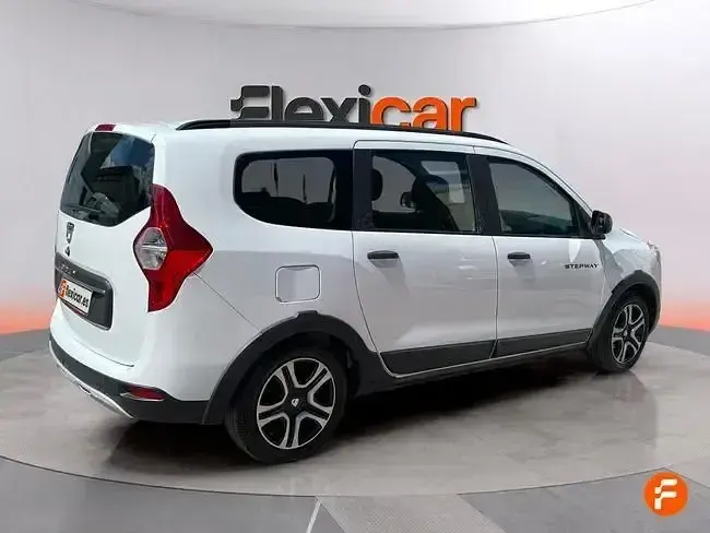 Usado Dacia Lodgy 115 CV (84 kW) 2021 Blanco Monovolumen
