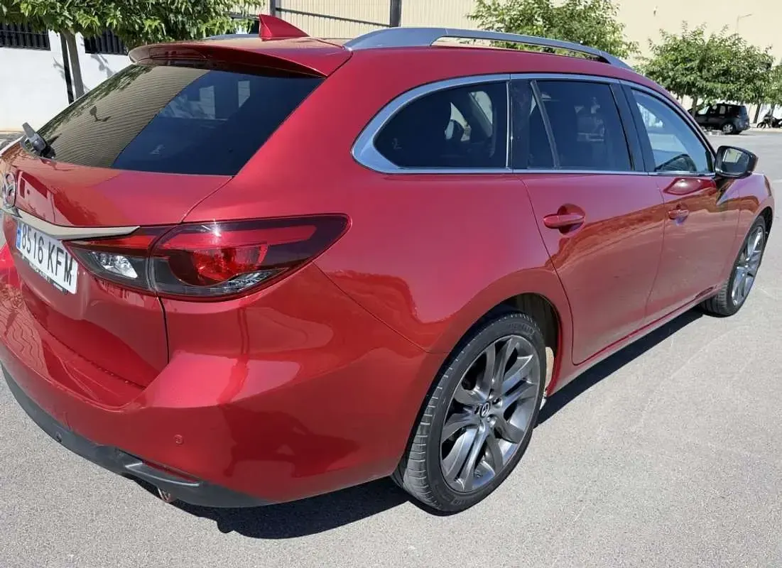 Usado Mazda 6 Luxury 150 CV (110 kW) 2017 Burdeos Familiar