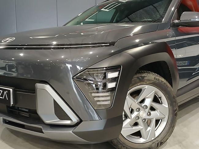 Usado Hyundai Kona 120 CV (88 kW) 2024 Gris SUV
