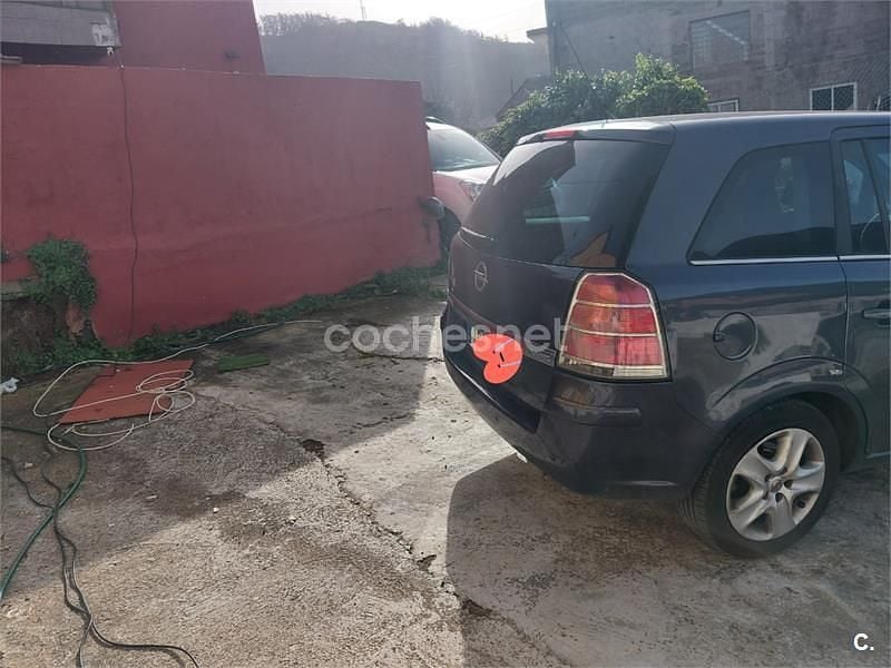 Usado Opel Zafira Family 110 CV (80 kW) 2011 Azul Monovolumen