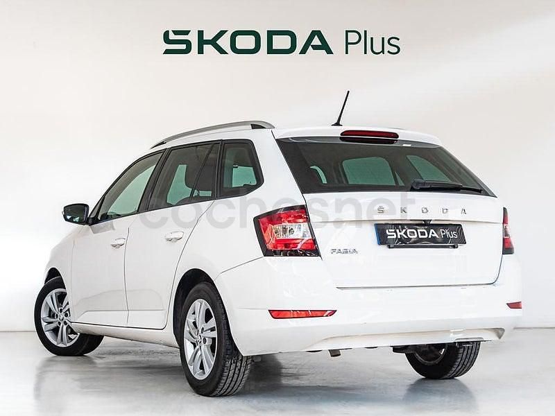 Usado Skoda Fabia Ambition 95 CV (69 kW) 2021 Blanco Familiar