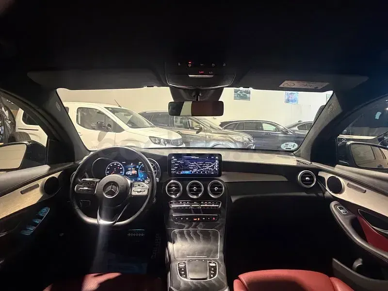 Usado Mercedes GLC300 245 CV (180 kW) 2023 Gris / plata SUV