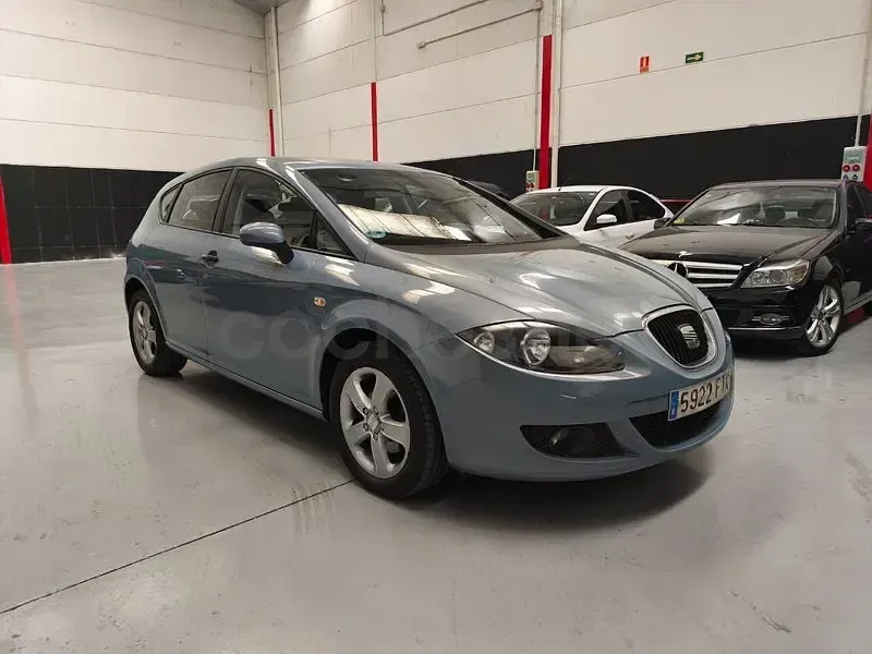 Usado Seat Leon Reference 102 CV (75 kW) 2007 Azul Utilitario