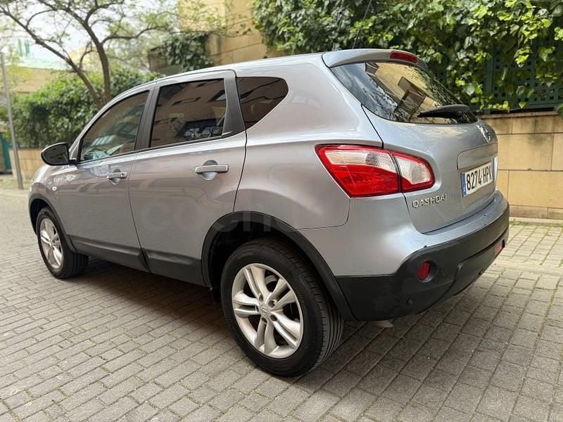 Usado Nissan Qashqai Acenta 130 HP (95 kW) 2013 Castanho SUV