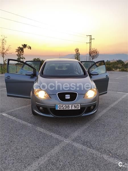 Azul Usado 2007 Seat Altea Reference Monovolumen | 5500 € (Precio justo) - Imagen 1/4