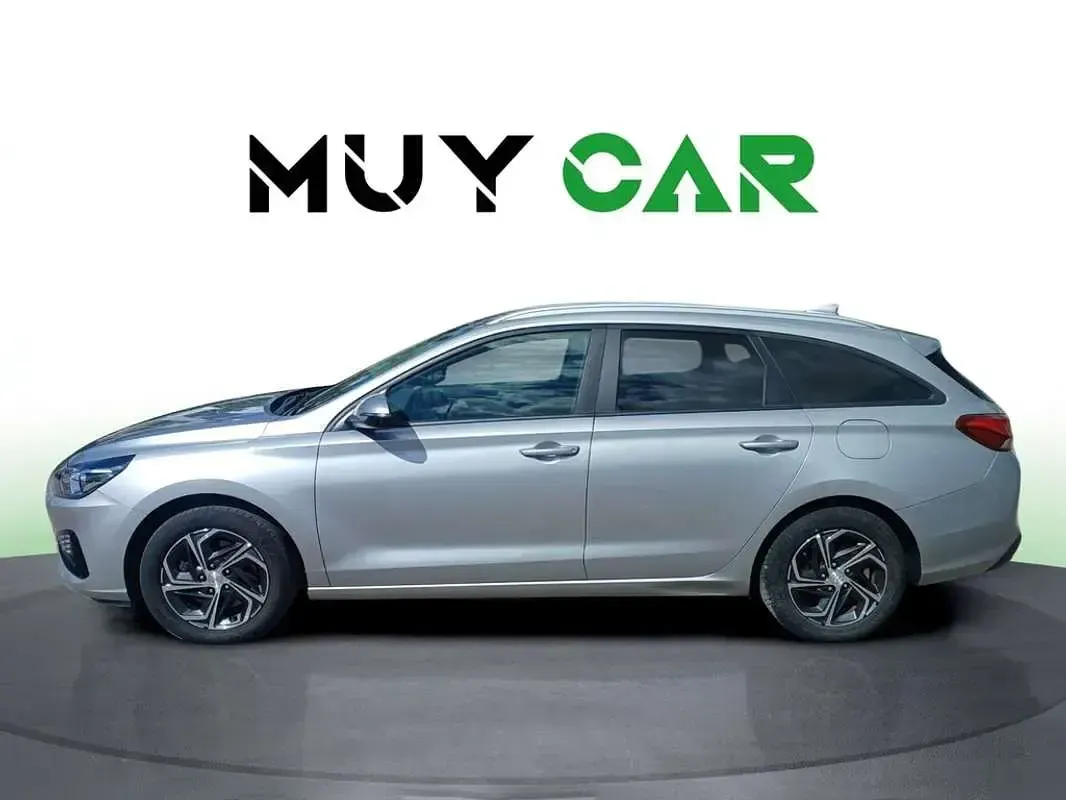 Usado Hyundai i30 116 CV (85 kW) 2021 Gris Familiar