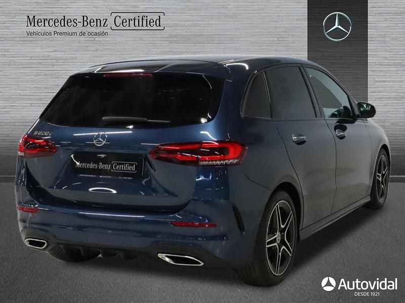 Usado Mercedes B200 AMG line 150 CV (110 kW) 2022 Azul Monovolumen