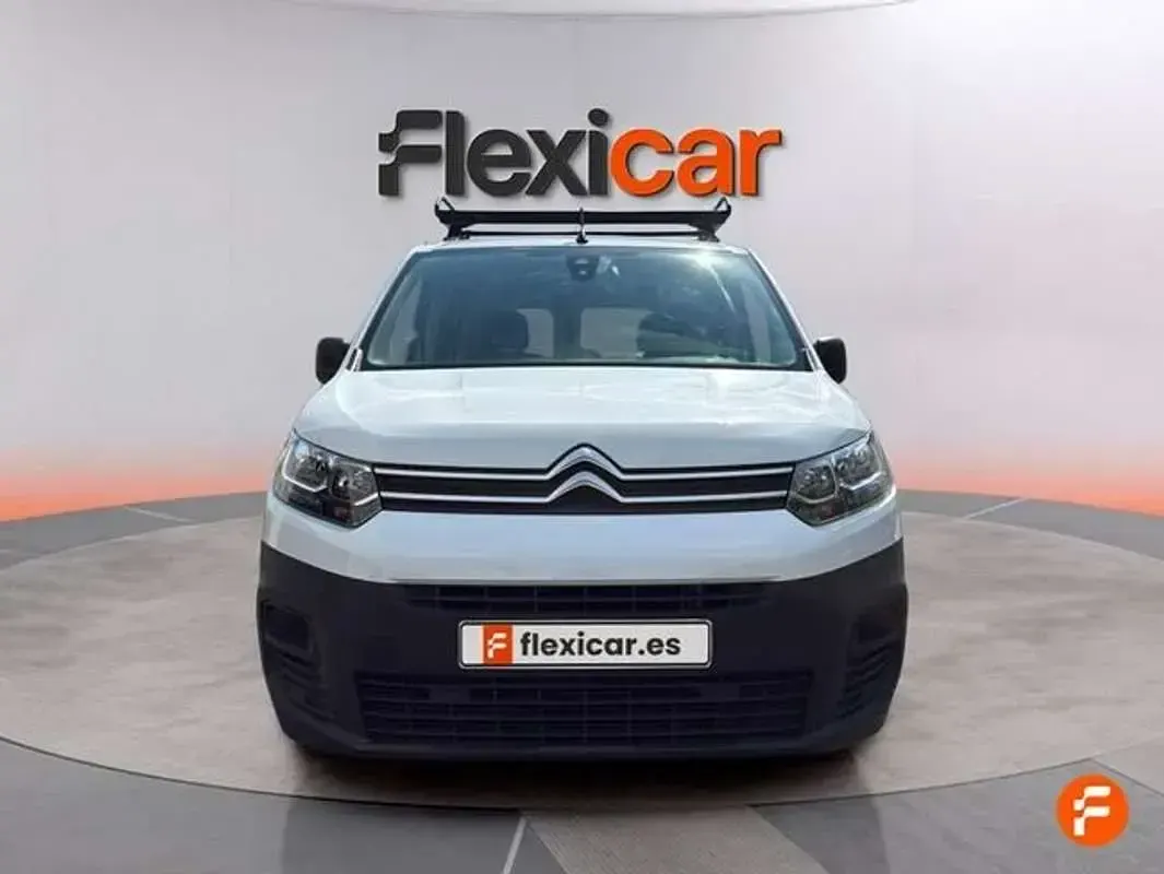 Usado Citroën Berlingo Feel 102 CV (75 kW) 2020 Blanco Monovolumen