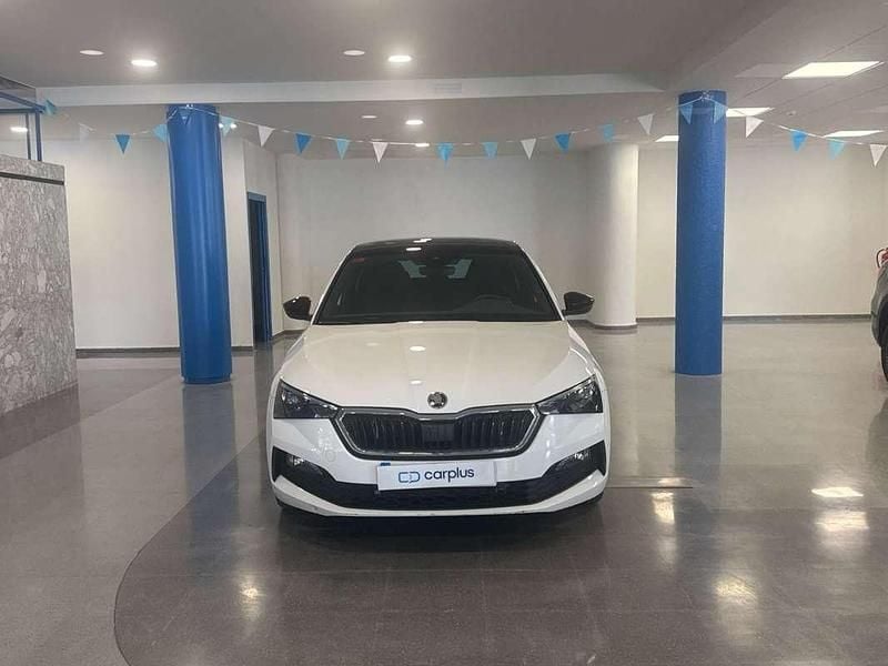 Usado Skoda Scala Sport 150 CV (110 kW) 2021 Blanco Utilitario