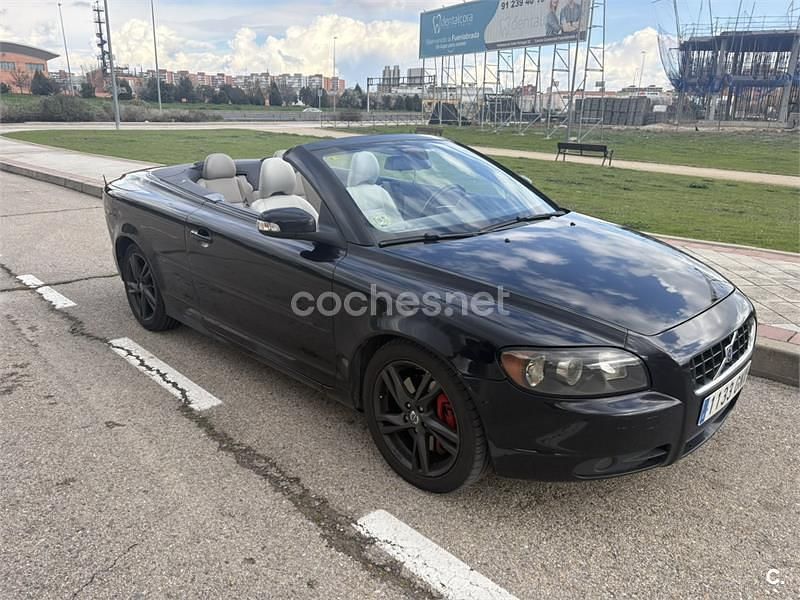 Usado Volvo C70 Momentum 136 CV (100 kW) 2009 Negro Descapotable