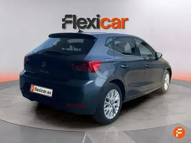 Usado Seat Ibiza 115 CV (84 kW) 2024 Gris Utilitario