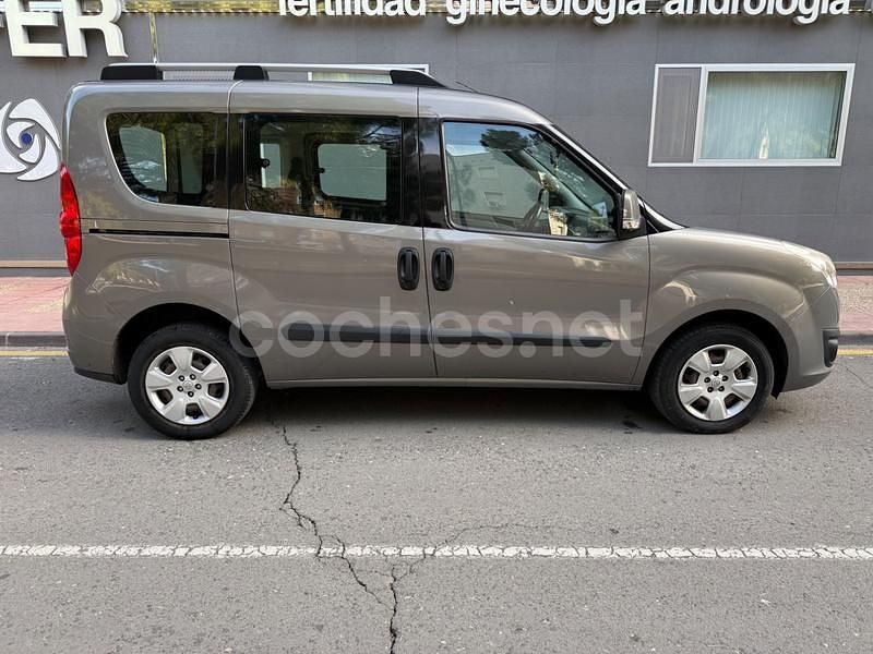 Usado Opel Combo Selective 105 CV (77 kW) 2013 Beige Monovolumen