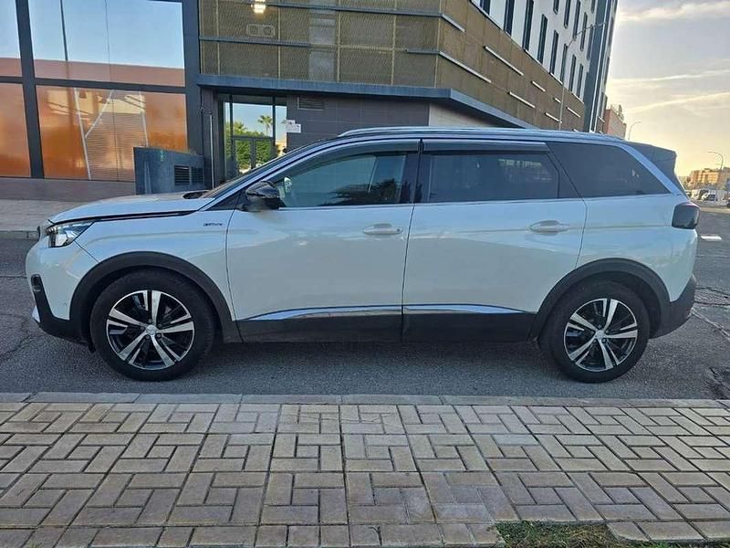 Usado Peugeot 5008 GT-line 165 CV (121 kW) 2018 Blanco SUV