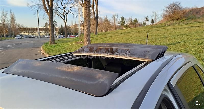 Usado Mercedes B180 Sport Edition 109 CV (80 kW) 2011 Gris / plata Monovolumen