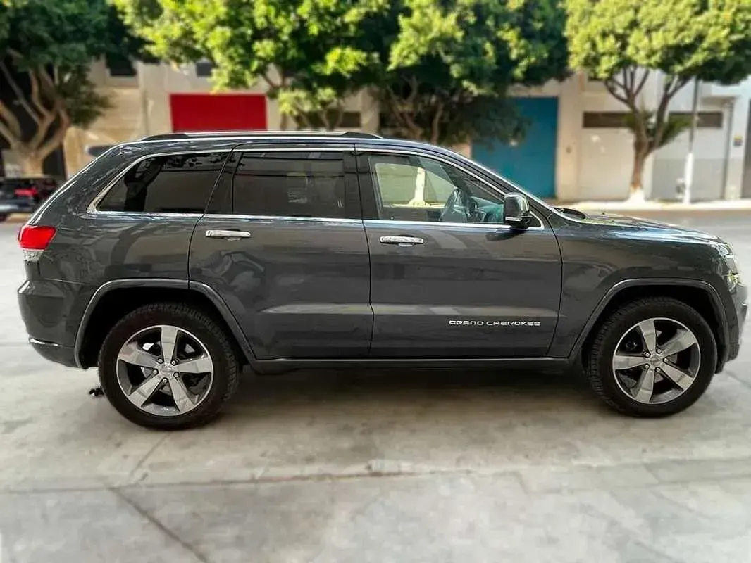 Occasion Jeep Grand Cherokee Overland 250 PK (183 kW) 2015 Grijs SUV