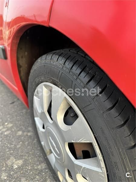 Usado Chevrolet Matiz SE 65 CV (47 kW) 2005 Rojo Utilitario