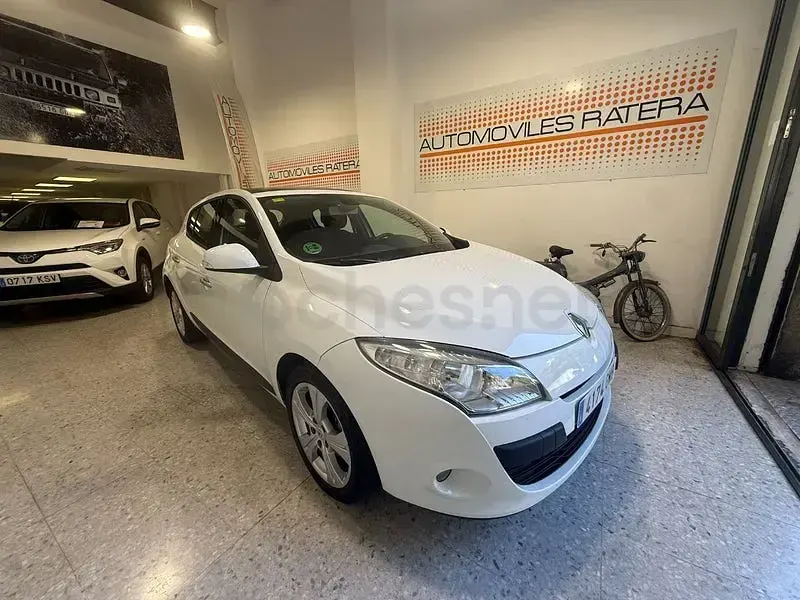 Usado Renault Mégane Dynamique 110 CV (80 kW) 2009 Blanco Berlina