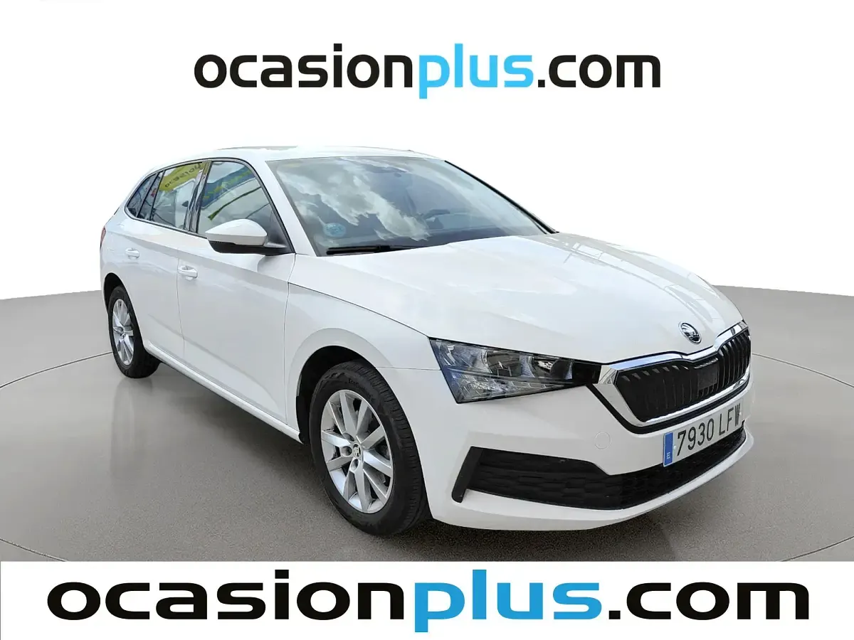 Usado Skoda Scala Active 116 CV (85 kW) 2020 Blanco Utilitario