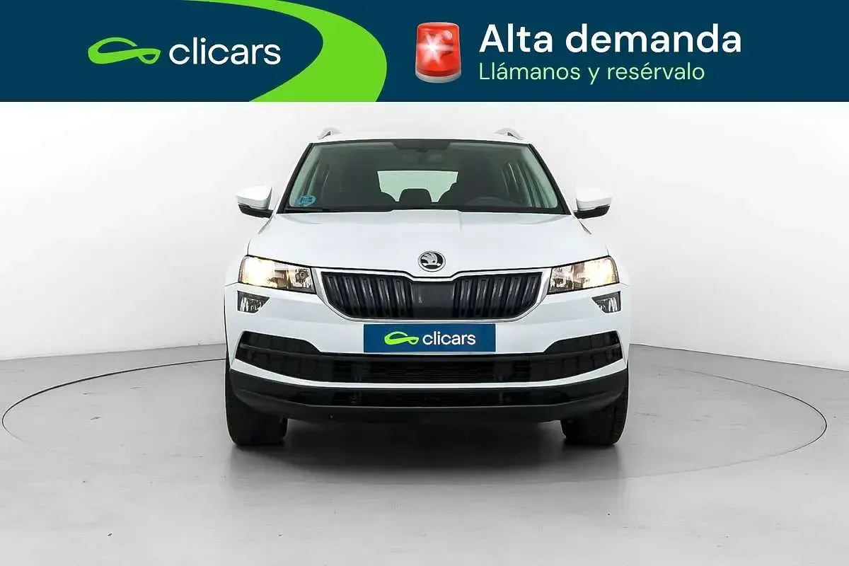 Usado Skoda Karoq Ambition 150 CV (110 kW) 2022 Blanco SUV