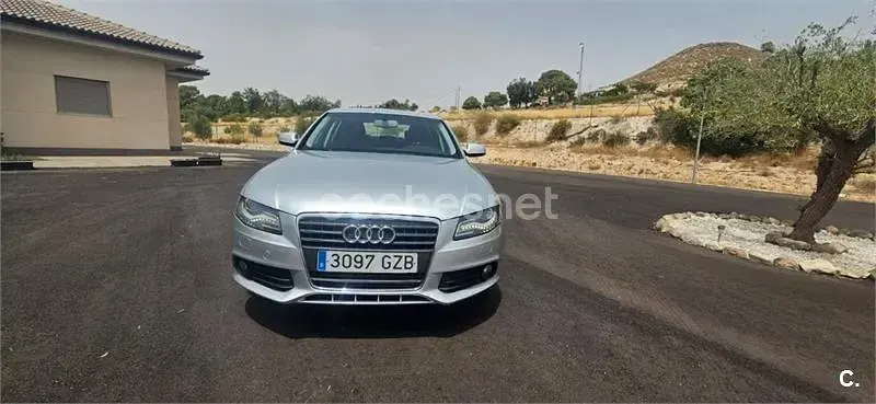 Usado Audi A4 180 CV (132 kW) 2010 Gris / plata Berlina