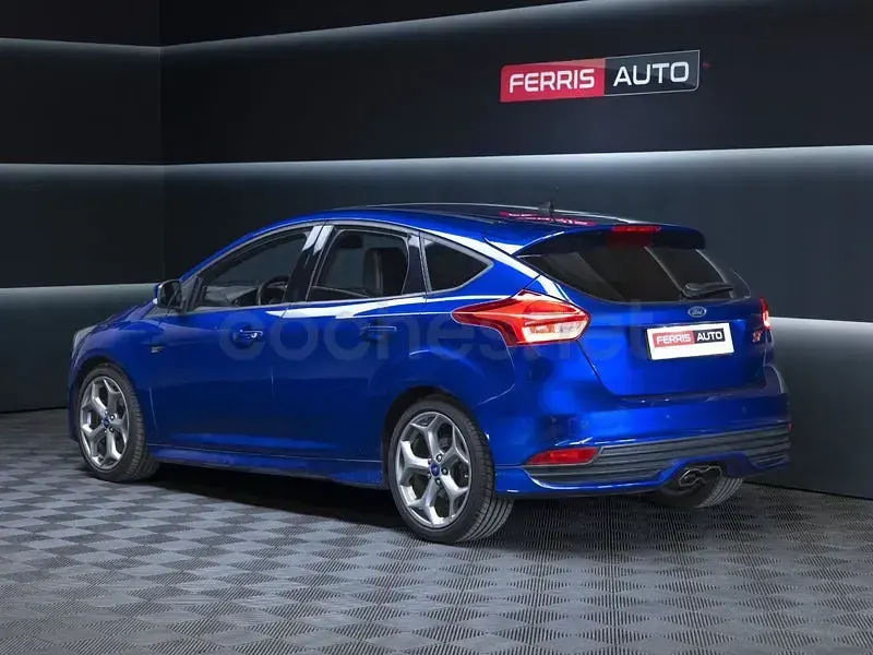 Usado Ford Focus ST 250 CV (183 kW) 2015 Azul Berlina