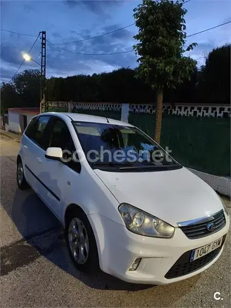 Usado Ford C-MAX Ghia 109 CV (80 kW) 2010 Blanco Monovolumen