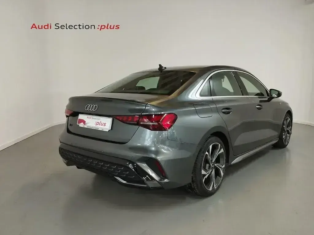 Usado Audi A3 S-Line 150 CV (110 kW) 2025 Gris Berlina