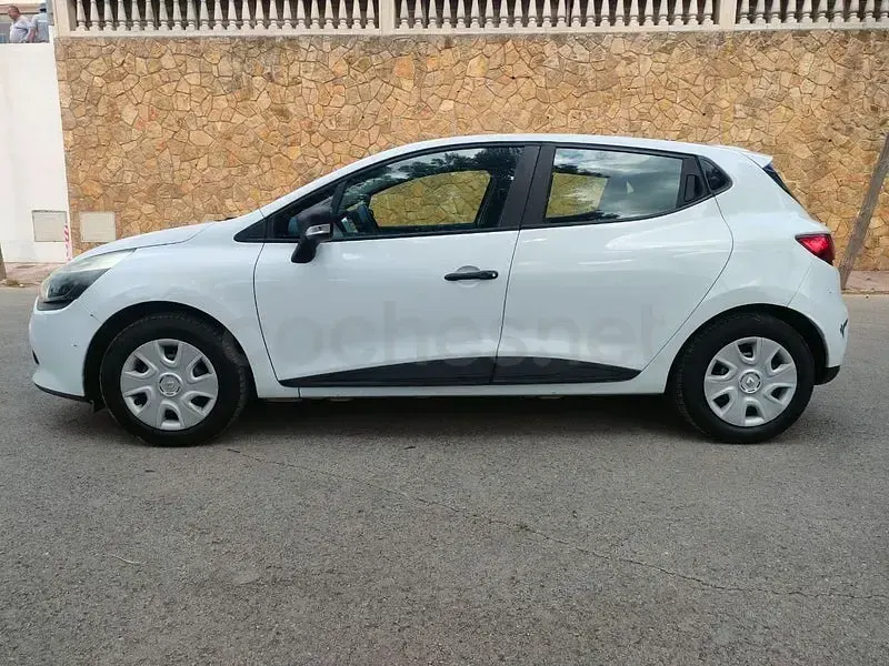 Usado Renault Clio IV Business 75 CV (55 kW) 2016 Blanco Berlina