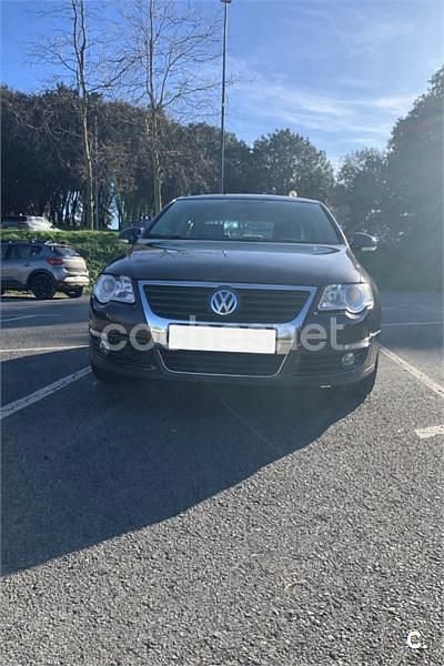 Usado VW Passat Highline 150 CV (110 kW) 2005 Marrón Berlina