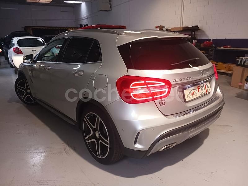 Usado Mercedes GLA200 AMG line 136 CV (100 kW) 2016 Beige SUV