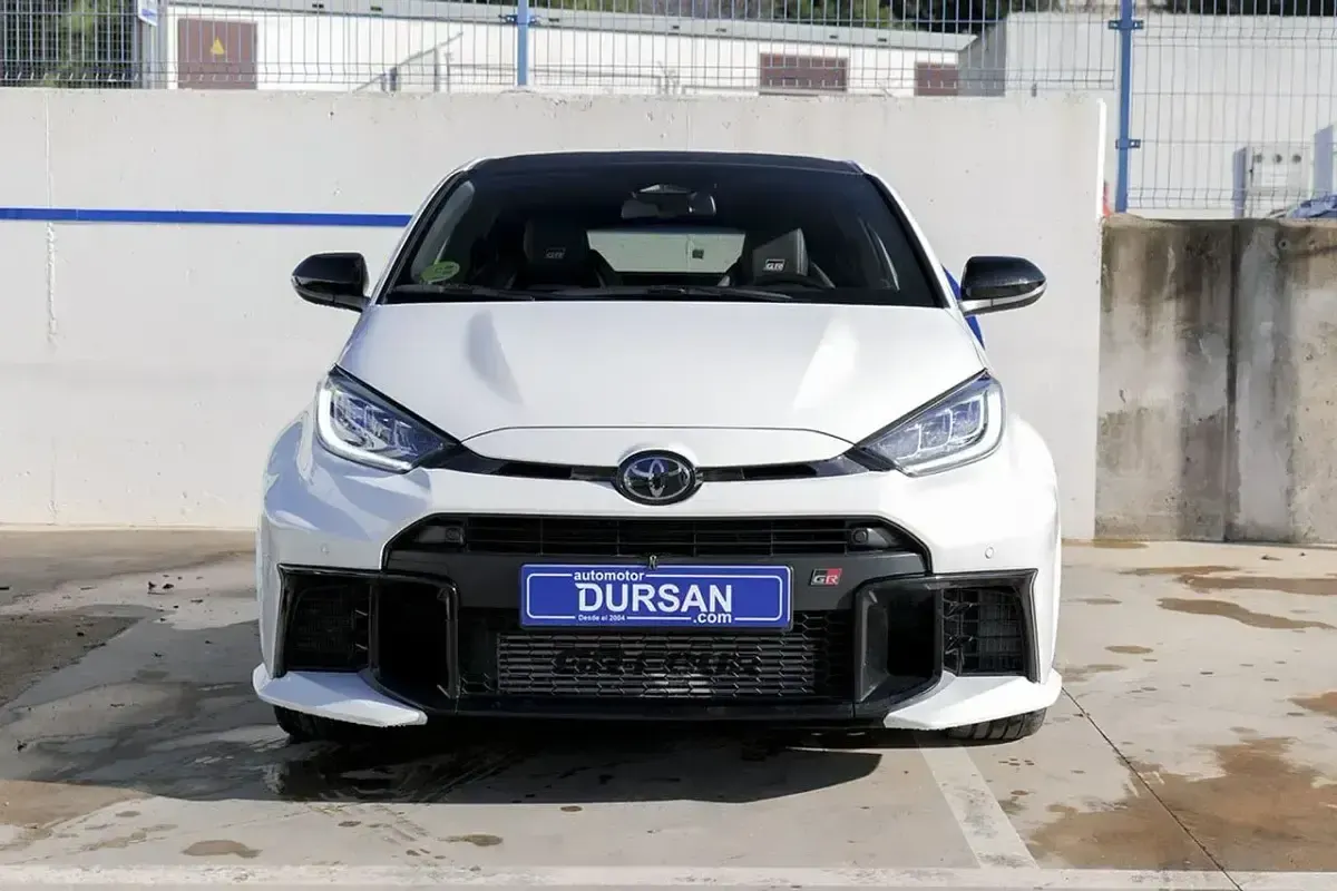 Usado Toyota Yaris 280 CV (205 kW) 2024 Blanco Berlina