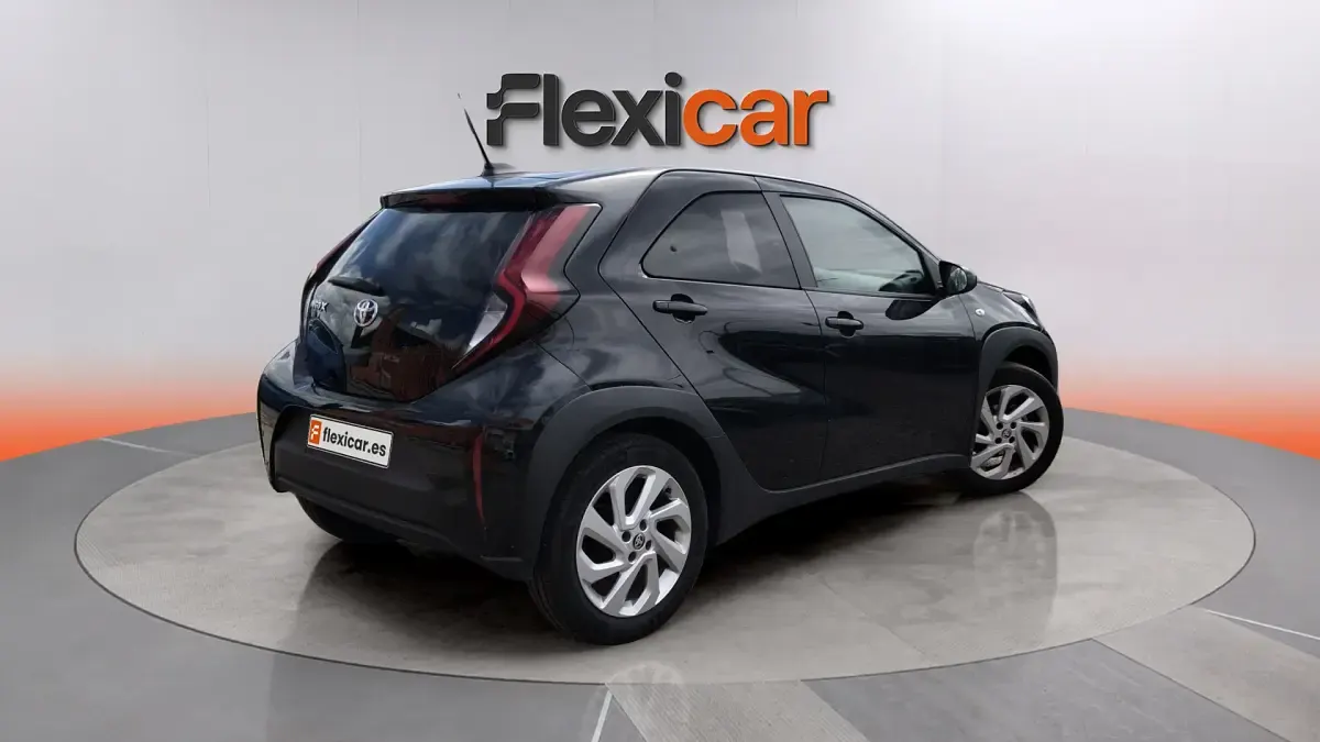 Usado Toyota Aygo X Limited 72 CV (52 kW) 2024 Negro SUV