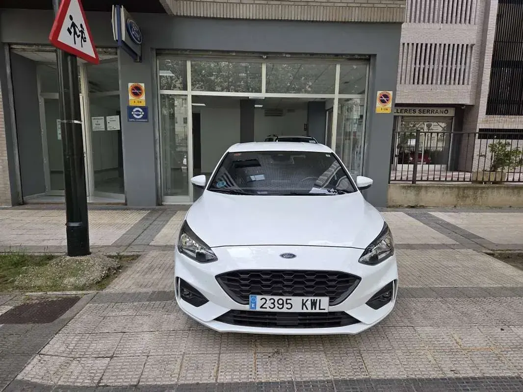 Usado Ford Focus ST-Line 125 CV (91 kW) 2019 Blanco Utilitario