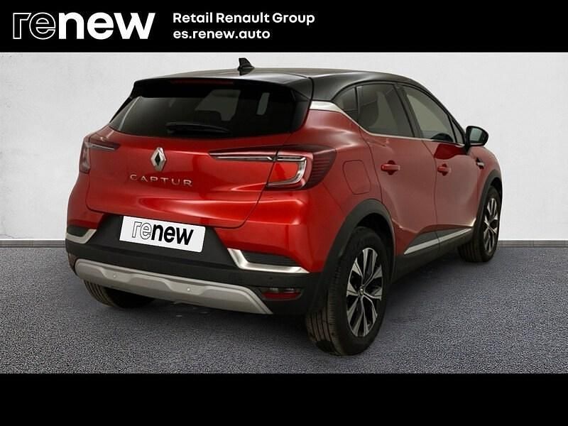 Usado Renault Captur Techno 90 CV (66 kW) 2024 Rojo SUV