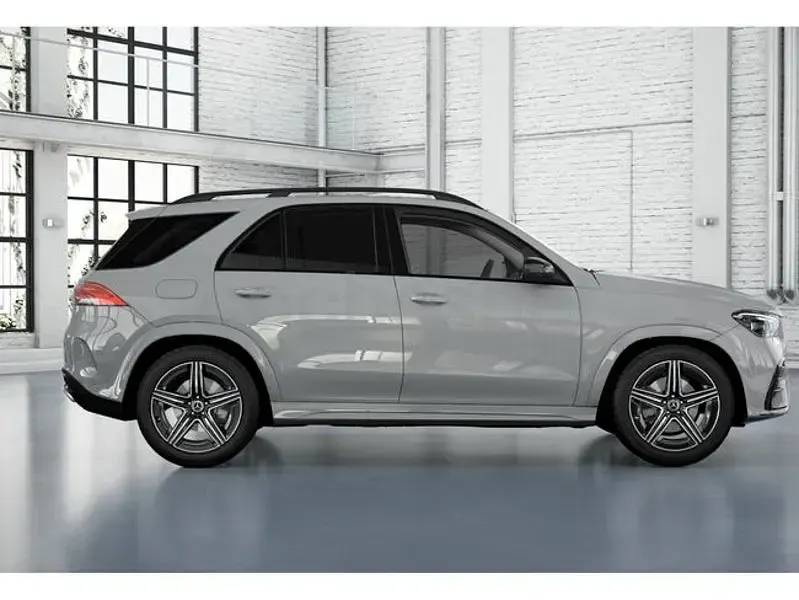 Usado Mercedes GLE300 269 CV (197 kW) 2025 Gris / plata SUV