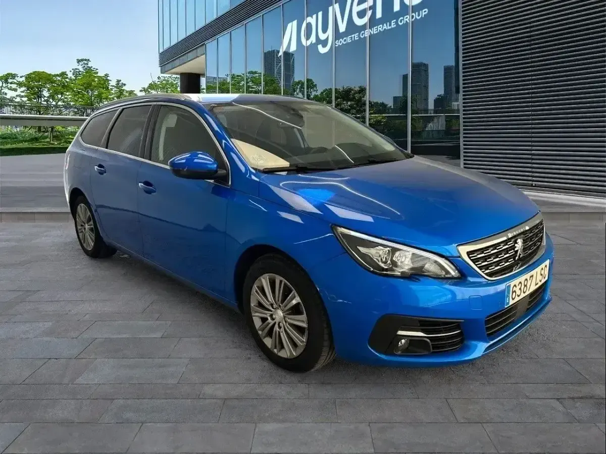 Usado Peugeot 308 Allure 130 CV (95 kW) 2021 Azul Familiar