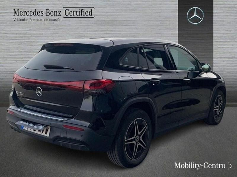 Usado Mercedes EQA250+ AMG line 139 kW (190 CV) 2024 Negro cosmos met SUV