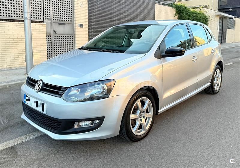 Gris / plata Usado 2011 VW Polo Advance Berlina | 5000 € (Buen precio) - Imagen 1/4