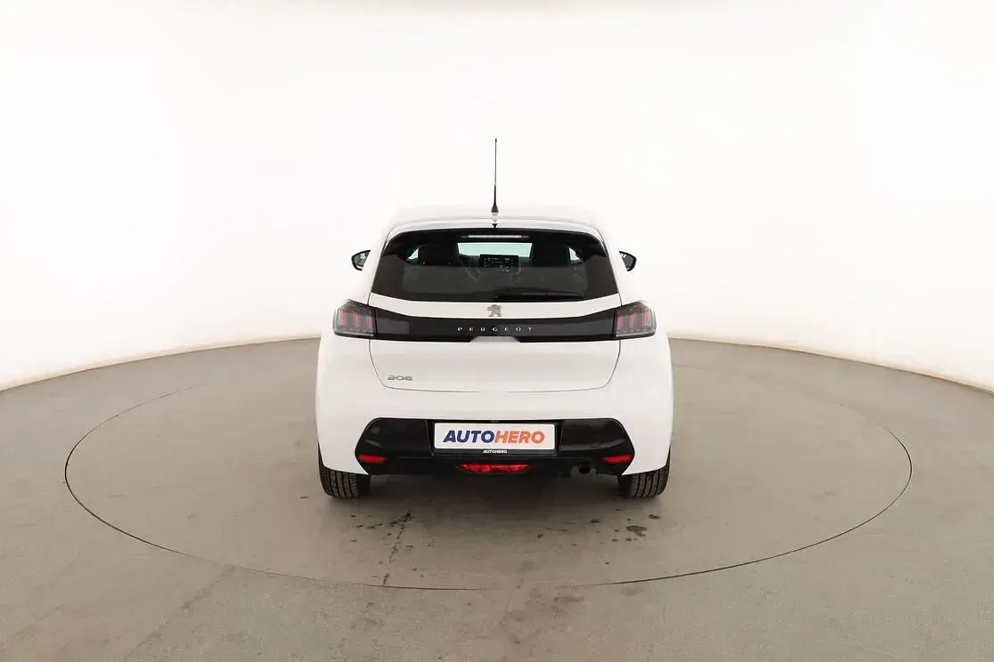 Usado Peugeot 208 Allure 101 CV (74 kW) 2019 Blanco Utilitario