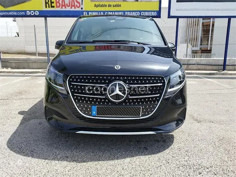 Usado Mercedes V220 Avantgarde 163 CV (119 kW) 2025 Negro Monovolumen