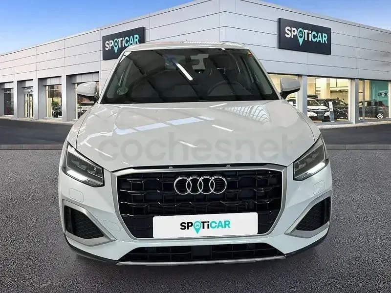 Usado Audi Q2 Advanced Plus 116 CV (85 kW) 2023 Gris / plata SUV