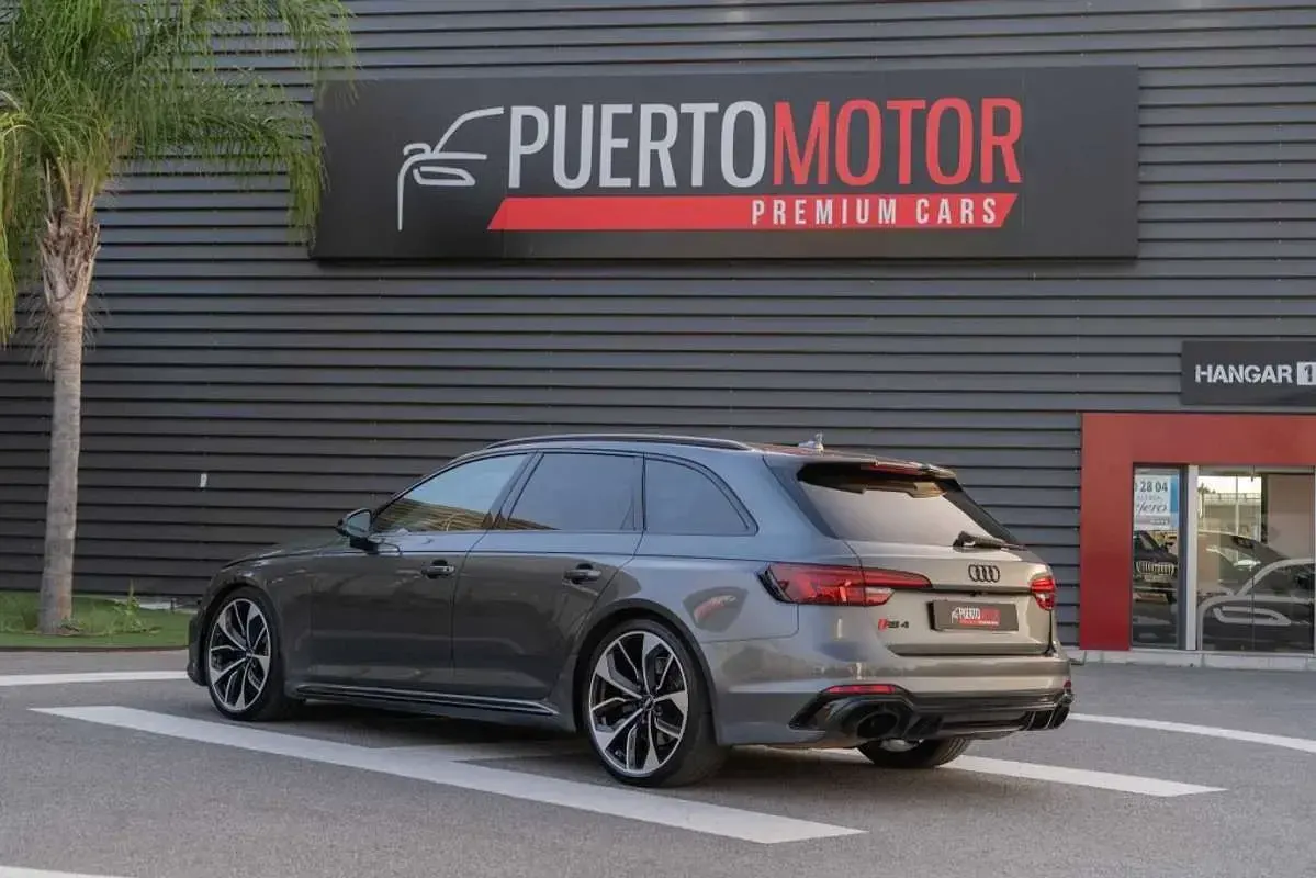 Usado Audi RS4 Sport 450 CV (330 kW) 2018 Gris Familiar